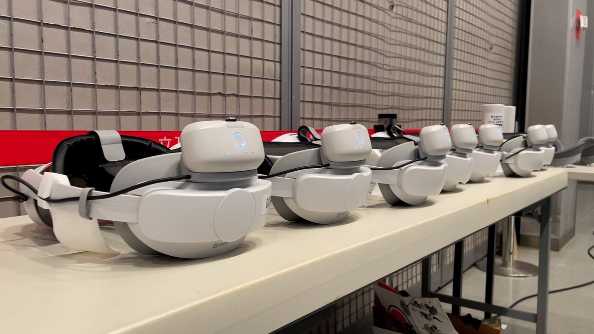 nobutabi_vr's tweet photo. 【招待者限定ロケテスト 最終日】
 
ロケテスト、無事に終了しました。 

思わず顔を覗き込む。 
戦場を見��す。 
しゃがむ。 
勝どきのエイエイオー。

VRゴーグルの中で、みなさん確かに戦国にいました。

#のぶたび #信長の野望 https://t.co/nm4rL6kcms