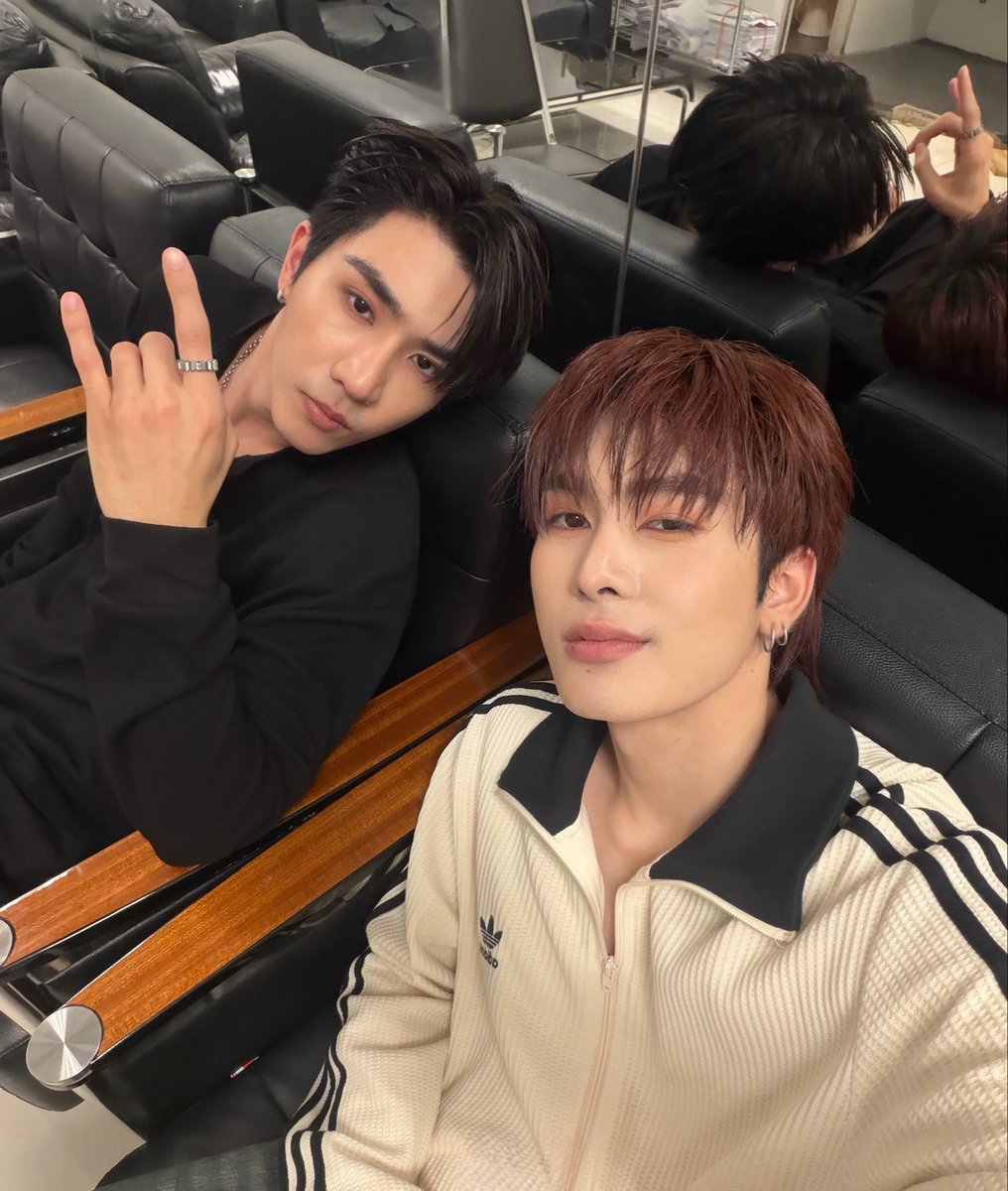 Ppsanta's tweet photo. วันนี้ขอบคุณทุกคนที่มาหาและรับชมอยู่ทางไลฟ์นะครับ สนุกทุกครั้งที่ได้มา ยังไงก็เดินทางกลับบ้านดีๆนะครับ ไว้เจอกันใหม่นะ!🖤🤍❤️‍🔥

PERTHSANTA BEAUTY BLOOM

#destinyclinicxPerthSanta https://t.co/o9zjmdekFt