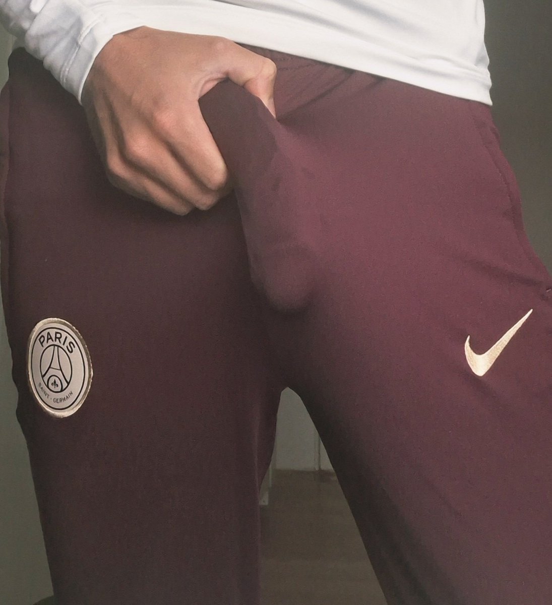 GearboyCash's tweet photo. #Sportswear #trackies #football #hard #freeballing #horny #hot #play #gear #socks So horny in my PSG Fit. Do you like this fit 2? 😈💧 https://t.co/BfJoLEIXvg