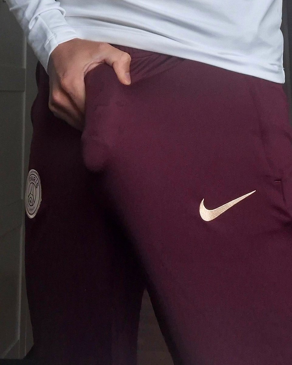 GearboyCash's tweet photo. #Sportswear #trackies #football #hard #freeballing #horny #hot #play #gear #socks So horny in my PSG Fit. Do you like this fit 2? 😈💧 https://t.co/BfJoLEIXvg