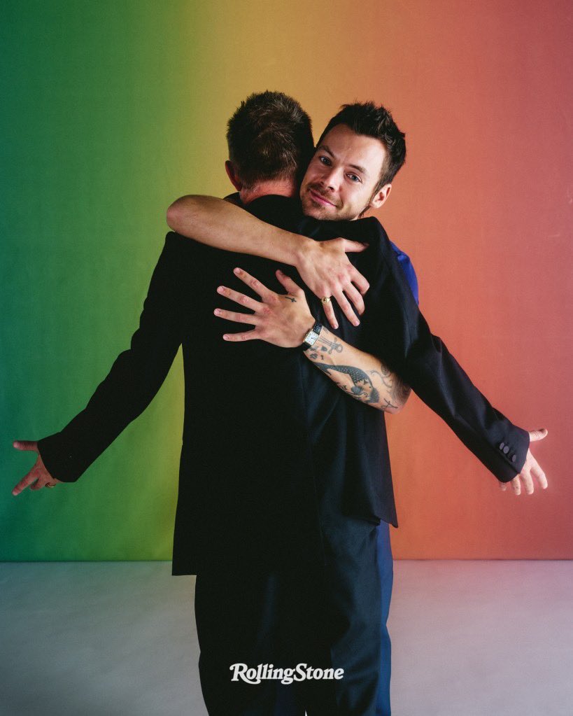 hsdaily's tweet photo. Harry Styles and Thom Yorke photographed for Rolling Stone Musicians on Musicians.

📸 Anthony Pham https://t.co/V3eMTya9yE