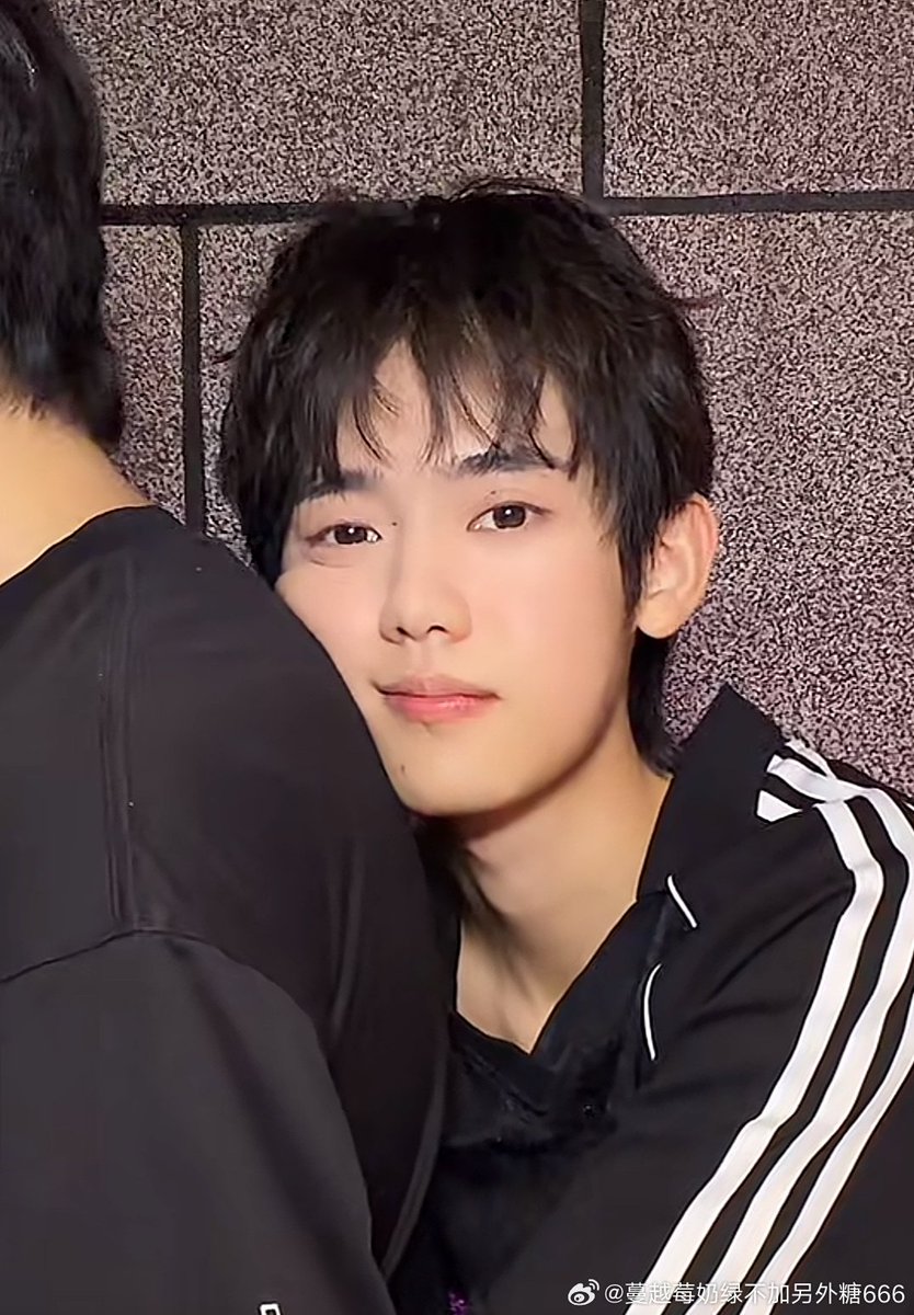 Ravilin_'s tweet photo. จิ๋วมาก 🤏

𓂃 ࣪˖ ♡ #饶子豪 #RaoZihao 🐰 ♡ #ZhuHou #诸侯 🐻 ♡ ִֶָ˖ ࣪𓂃 https://t.co/EgouFzFNPc
