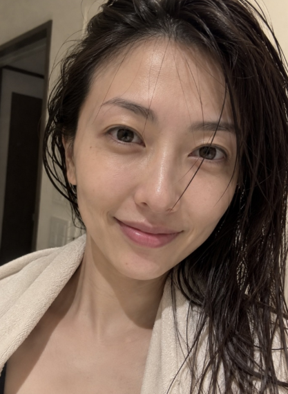 mr__unique___30's tweet photo. 42歳バケモノのすっぴんです...。
 メッセージで、正直な点数つけてくれませんか...？ https://t.co/RqwxcHQswP