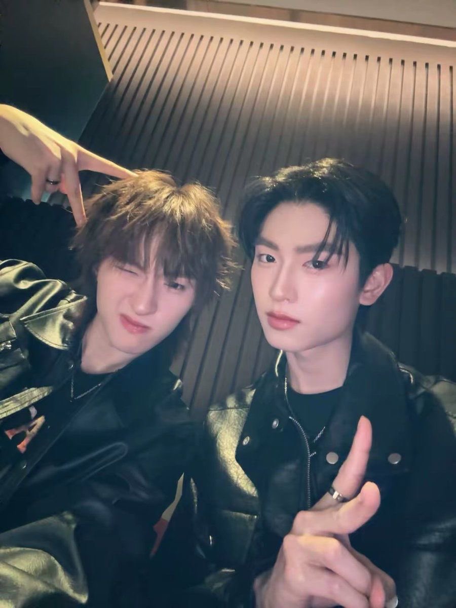 auauluva's tweet photo. HAIII IM ALY!! i am new to #bltwt and am looking for interactive moots🫰

— 19! eng she/her!!
— mains: #auausave ,#thomaskong , #teeteepor , #ryupatji , and more!
— current fixation: mr fanboy and your sky
— into kpop as well!

— like or rt!

#bl #thaibl #newmoots #stantwt https://t.co/qojnMmymxo