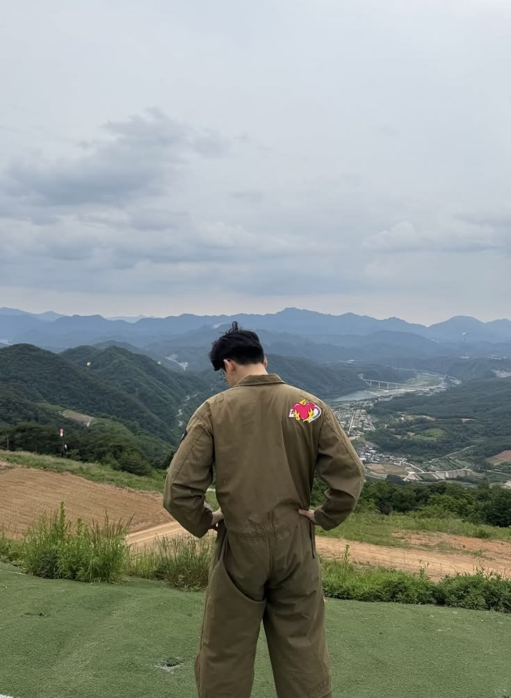 omxlyu_'s tweet photo. 구마유시는 유명한 감성충임.. https://t.co/uYghJj3K7W