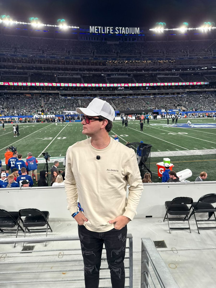 GallitoVip's tweet photo. BUENOS DÍAS, FAMILIA ☀️

Hoy tenemos NFL y un partido de MLB. Jornada bastante interesante.

Se viene el fin de semana y ya acabó la fecha FIFA y el próximo lunes comienza el béisbol invernal.

Vamos por un gran día tengo un solo objetivo y es ganarlo TODO. https://t.co/yOpiOOfOUy