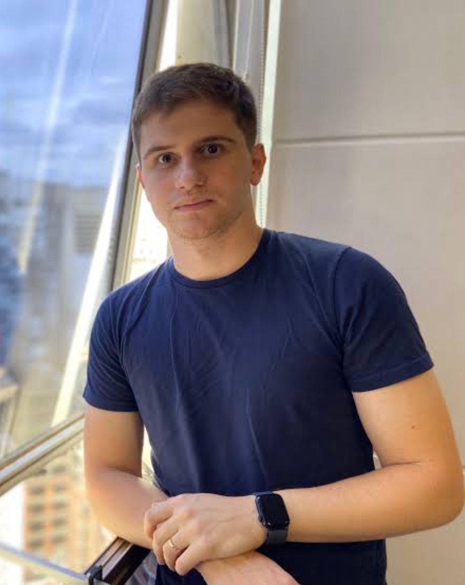 Chupeinews's tweet photo. 🚨CACETE: Novo teste de DNA aponta que Lucas Pavanato possui semelhanças genéticas de 67% com Charlie Kirk. https://t.co/zM9vppEjCP
