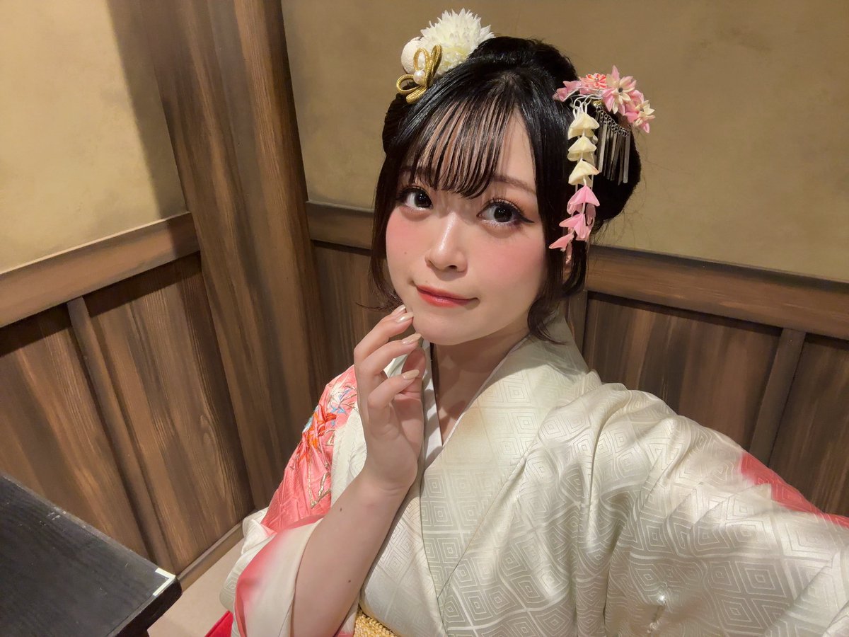 _rina_matsumoto's tweet photo. #晒場慕情 龍チーム 初日
ありがとうございました👘

純粋で一途な女の子、つる。
毎回新鮮にいろんな感情が動いてとても楽しいです。

カテコ撮影会もありがとうございましたっ！
ハッシュタグつけて感想呟いてね👀 https://t.co/yILFG73u7a