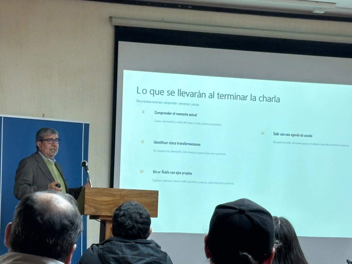 olnuble's tweet photo. El trabajo no desaparece, se transforma: Inteligencia Artificial y nuevas competenciasEl director del Observatorio Laboral de Ñuble, Bernardo Vásquez González, participó como expositor en una charla organizada por el Consejo Tripartito Regional de Usuarios de Ñuble. https://t.co/FDS3gb4WyF