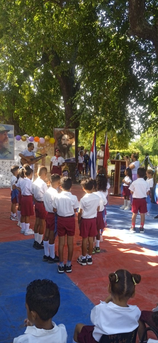 Subtppil's tweet photo. Felicidades a todos los niños y niñas que hoy ingresaron a la OPJM con su hermosa pañoleta azul desde la institución educativa Mártires del Marión en Pilón.
#EducaciónPilón
#EducaciónGranma
#MunicipioPilón https://t.co/fbaKeD3hFU