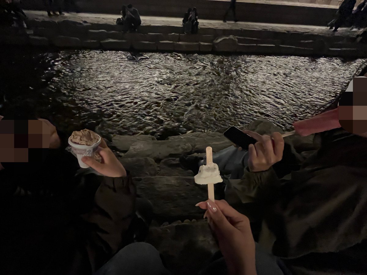 urbaegopa's tweet photo. 배 긁으면서 아이스크림 사고 밤에 청계천 다시 감  이때 들은 노래라인업: 엔하이픈의TWF,오렌지플라워 파우의dazzling 그리고 피원하모니의꿍꿍이ㅠㅠ~~~(뀨뀨돌얘기ㅈㅅㅋㅋ) https://t.co/zQ5q2lVFl2