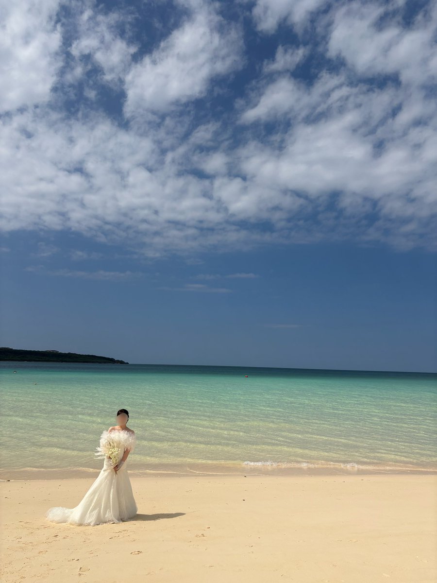 ryuto_bluesky's tweet photo. 本日、2026年10月8日、半年前にプロポーズした宮古島で結婚式を挙げてきました！
天候にも恵まれ、「東洋一の白い砂浜」とも称される与那覇前浜ビーチなどでも撮影をしました🏖️

(今回の投稿は身内や式場スタッフが撮影した写真です。カメラマンが撮影した写真は後日データで送られてきます。) https://t.co/P1qtAuj6Ys
