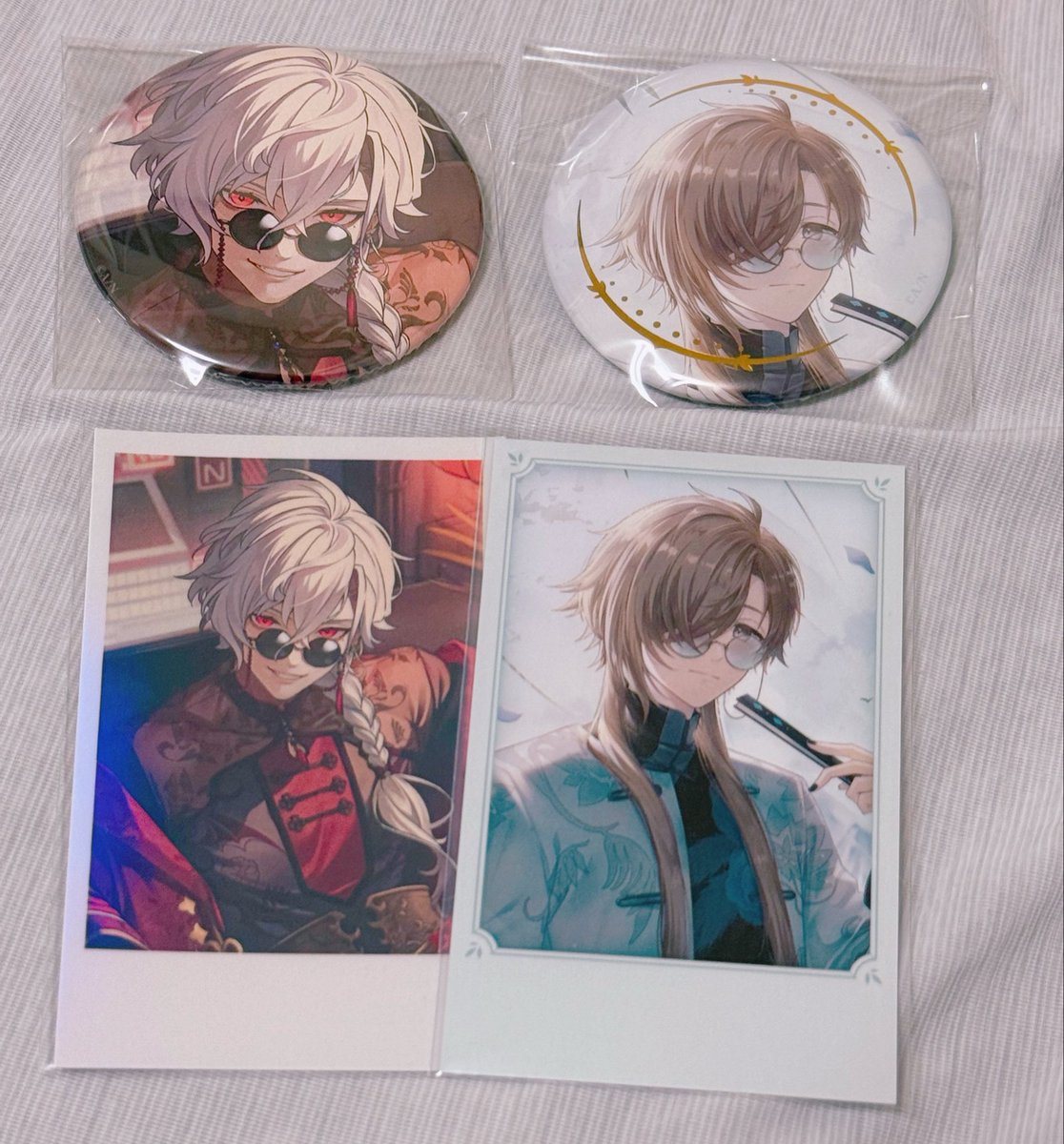 ami_nekosan's tweet photo. かなかなの誕生日グッズが届いた！
チャイナはやっぱり良すぎる…
今回から缶バのサイズ戻ったから、くろのわチャイナで痛バ作るのもいいな〜 https://t.co/ZjZ1i7Afid