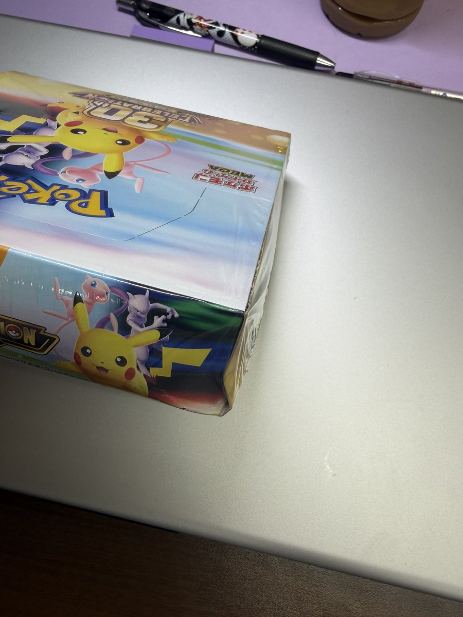 HAREPOKEKA's tweet photo. プレゼント企画🎁⋆*

見つけた人ラッキー！！！

参加方法
✅リポスト！！
と
✅『  @HAREPOKEKA 』フォロー！

『悲しみの30thBOX🎁 』

引用で確率アップ🔥

『1時間』後に締めます！！ https://t.co/HB5Vy7FEb1
