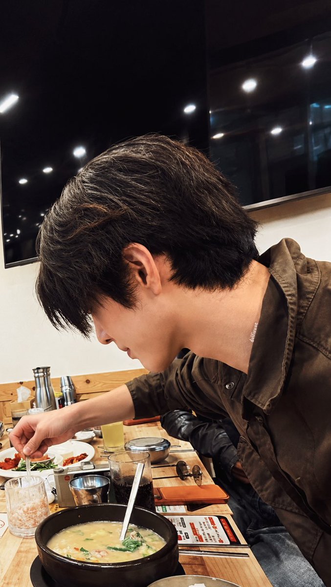 dollivuue's tweet photo. Ahn Keonho in these pics is so pinterest coded https://t.co/pn3PhPWcJB