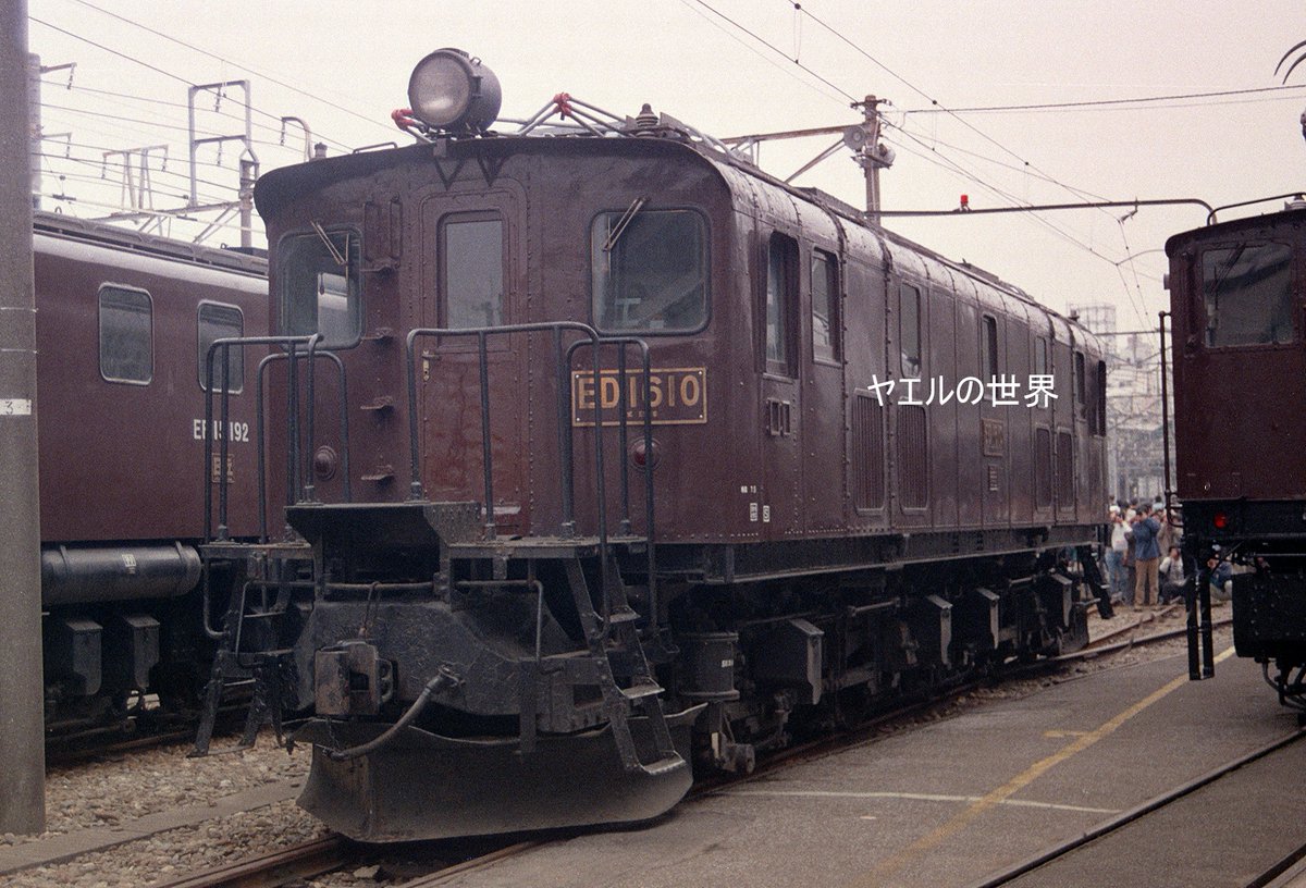 chuanqizhe21351's tweet photo. ED16 10　 　   
1枚目1980年代中頃立川機関区
2枚目2000年10月27日大宮工場撮影会
3枚目2000年代中頃大宮工場
保存されると思ったら。。
4枚目2000年代中頃大宮工場
ナンバーも外され解体

#ED16 #大宮工場 https://t.co/TzpCobhDVw