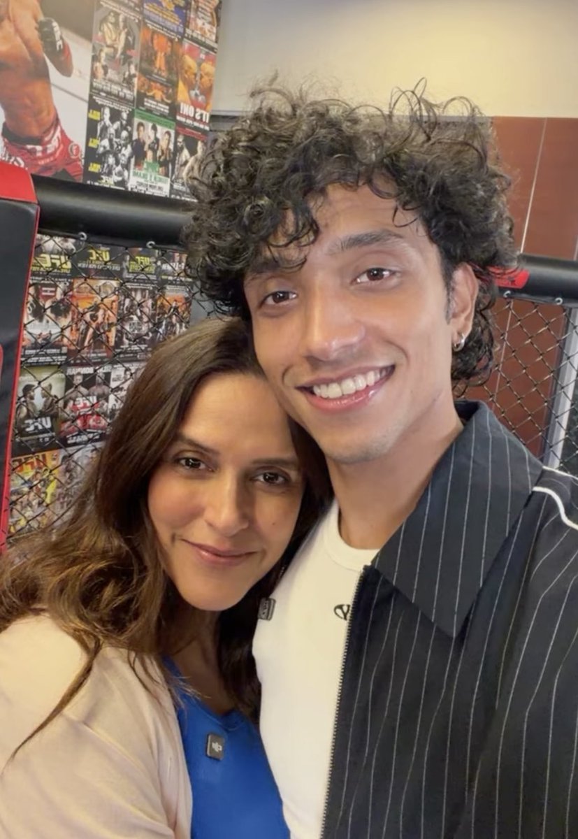 Aparna441006's tweet photo. I only remember wow yogesh wow..neha mam has supported yogi inside and outside..this pic is truly heartwarming....itne saaal kisi ko itna hype nahi mila jitna yogi ko mil raha hai...star boy is shining !!!
#yogeshrawat https://t.co/hD8SxS6nSq