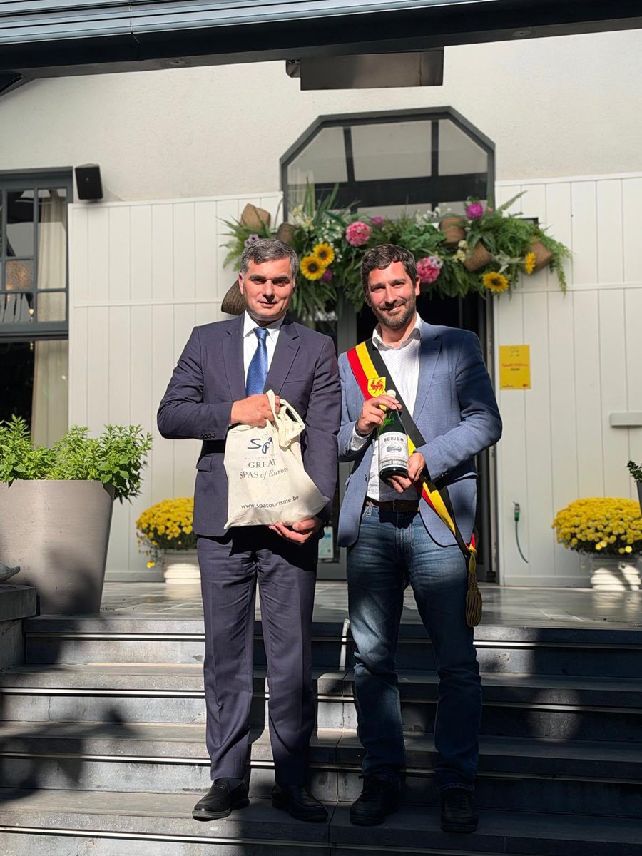 AmbVatoM's tweet photo. Very fruitful meeting with Mayor of the Belgian city of Spa, Nicolas Tefnin &amp; Municipal Council members 🇬🇪🤝🇧🇪 to further strengthen ties btwn local governments &amp; municipal agencies. Reflecting on long friendship btwn resorts #Borjomi 🇬🇪 &amp; #Spa 🇧🇪 dating to 1907. #Francophonie https://t.co/UNKtRkSlAx