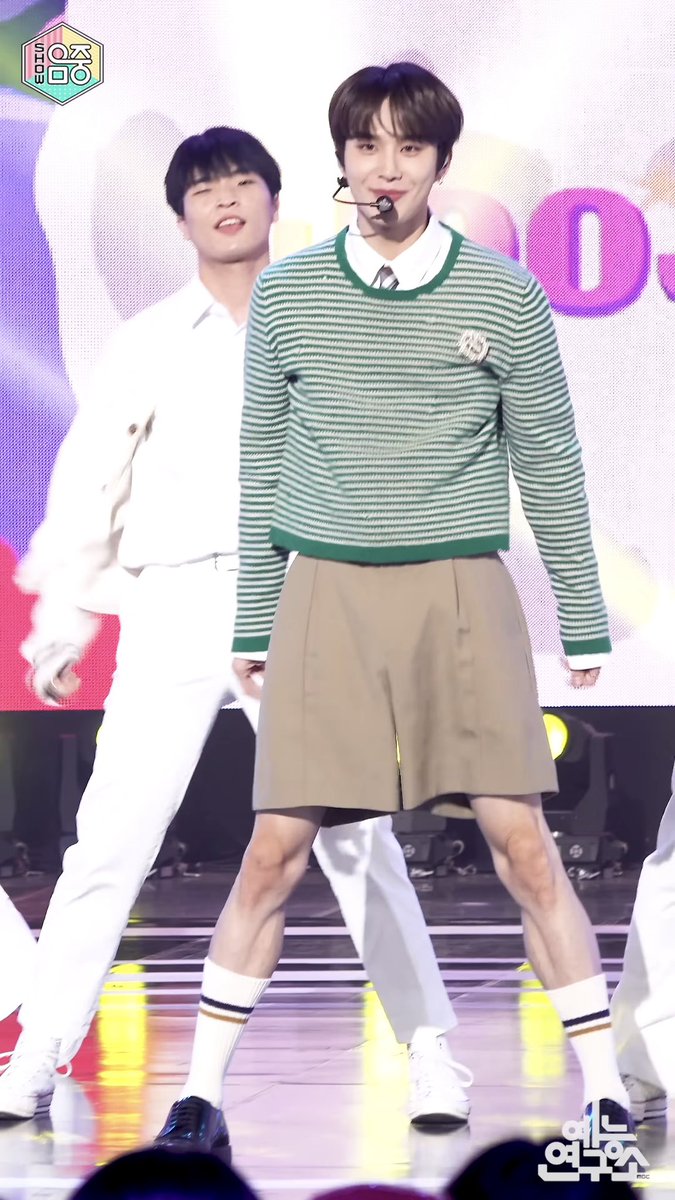 sugaringchoco's tweet photo. 아오 여기 쫀귀… 
아이처럼 << 할때 정말 한 5살 정도로 보임 https://t.co/jINhb8aAf1