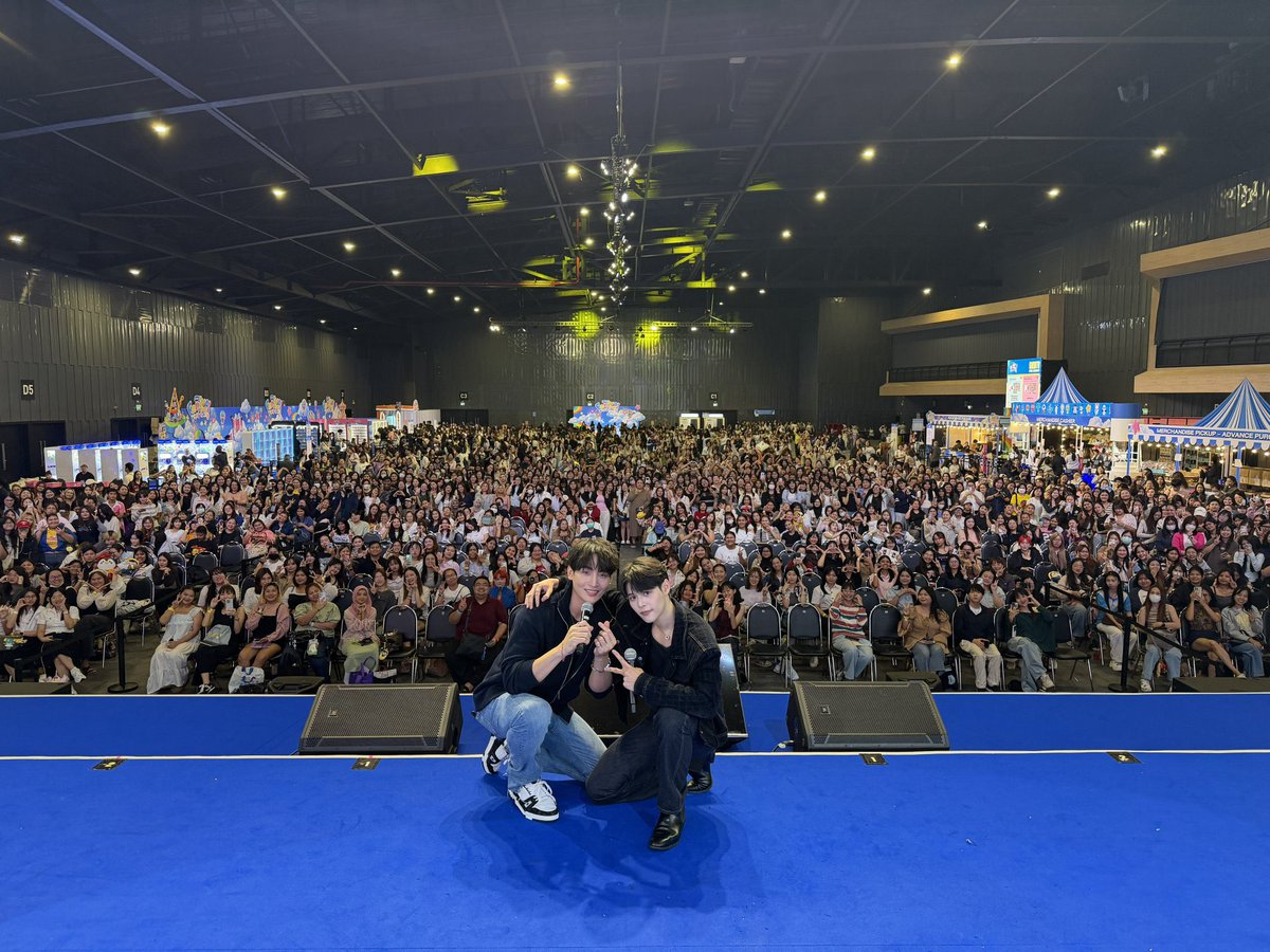 ohmthitiwat's tweet photo. ขอบคุณทุกคนมากครับ วันนี้เติมพลังเต็มหลอดเล้ย แล้วเจอกันใหม่ครับผม 🩵😗#GMMTVFANIVAL2026HappyFamilyxOP https://t.co/qRYiXjL14o
