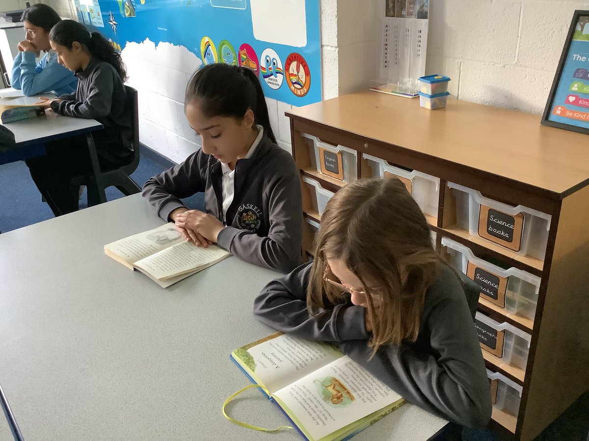 UKS2_Gaskell's tweet photo. Year 5 have joined in the Guinness World Record attempt this afternoon by reading along with the rest of the world for 10 minutes. @GaskellReaders @GaskellPrimary #take10toread https://t.co/l68gJjl7Jo