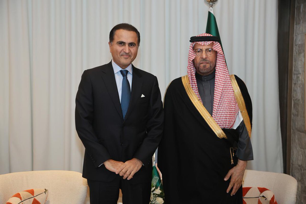 QatarEmb_Athens's tweet photo. اجتمع سعادة السفير/ علي بن خلفان المنصوري، سفير دولة #قطر لدى الجمهورية #اليونانية، مع صاحب السمو الملكي الأمير/ سعود بن عبدالمحسن بن عبدالعزيز ، سفير #المملكة العربية السعودية الشقيقة لدى الجمهورية #اليونانية، حيث تم مناقشة مواضيع عدة ذات الاهتمام المشترك. https://t.co/BghJR79XvE