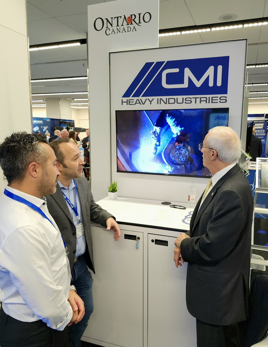 VictorFedeli's tweet photo. On the heels of yesterday's roundtable with the 15+ Ontario companies representing the province at DEFSEC, we had the opportunity to stop by their booths on the conference show floor.
 
It was great to learn more about their operations, and how their defence innovations and capabilities will bolster our broader supply chain and sector.