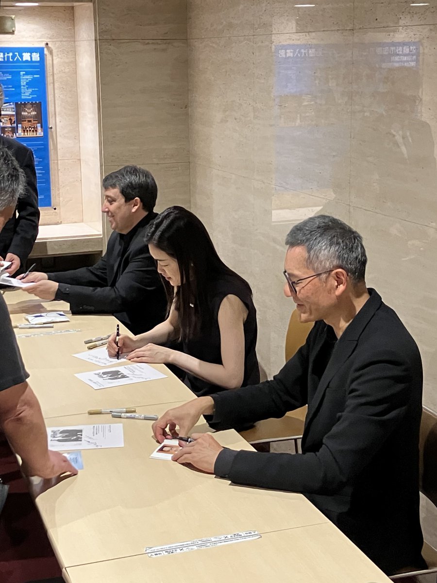 mmiiiinnoo's tweet photo. こんなに贅沢な室内楽があって良いんでしょうか。現代音楽はよくわからないけど音が綺麗だと最高ですね。超弱音の終楽章は感涙ピーク。ジャノ・リスボアさんのヴィオラすごかった... https://t.co/E7hDMR8D6w