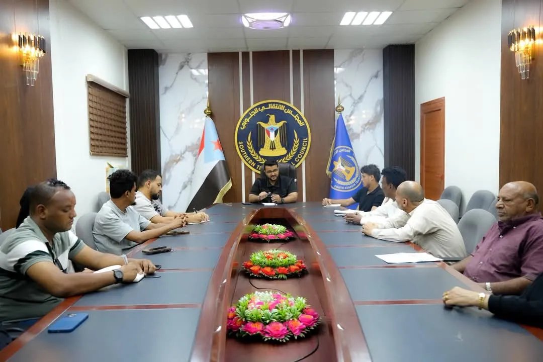 4hulrx's tweet photo. الزامكي يناقش تحضيرات مليونية التعبئة الشعبية العامة للدفاع عن الجنوب

الغد الجنوبي/ عدن 

https://t.co/30BhiUauGA

#اكتوبر_بشارات_النصر_الجنوبي https://t.co/SWPtUN7tmg