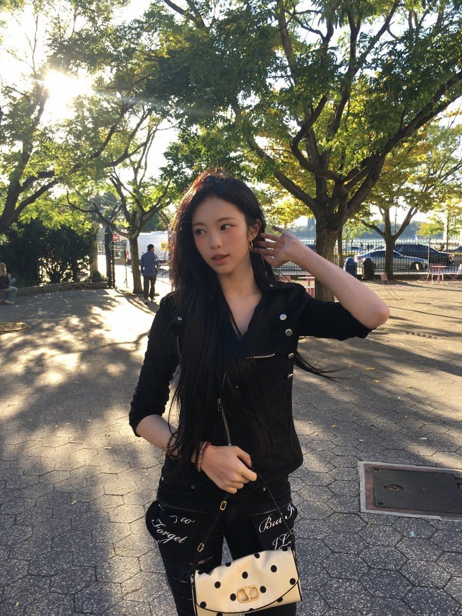 ianpicts's tweet photo. weverse update ♡ #ian https://t.co/zeuKaxXvdX