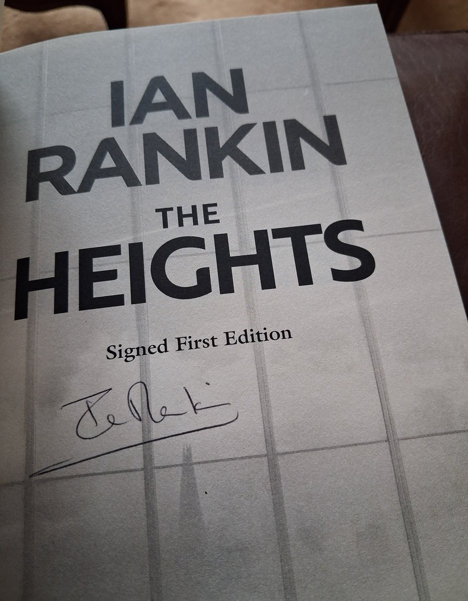 Author2017's tweet photo. This just arrived. Can't wait to delve into the latest novel by my favourite crime writer.🤩
@Beathhigh https://t.co/C8xoOMGzuI
