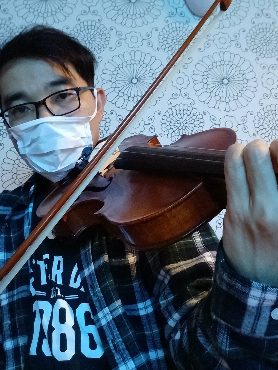 jefsasaki's tweet photo. 🎻🎼🎶🎵眠そうな顔😴😅 https://t.co/Ah8l52LQNc
