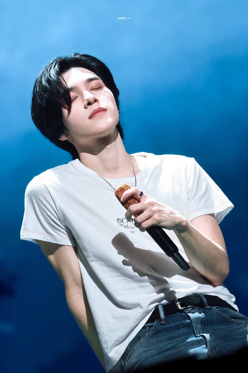 LEMONVVVV's tweet photo. - 261007

🔵

#HENDERY #黄冠亨 
#WayV  #威神V https://t.co/I4T9dlMZ6g