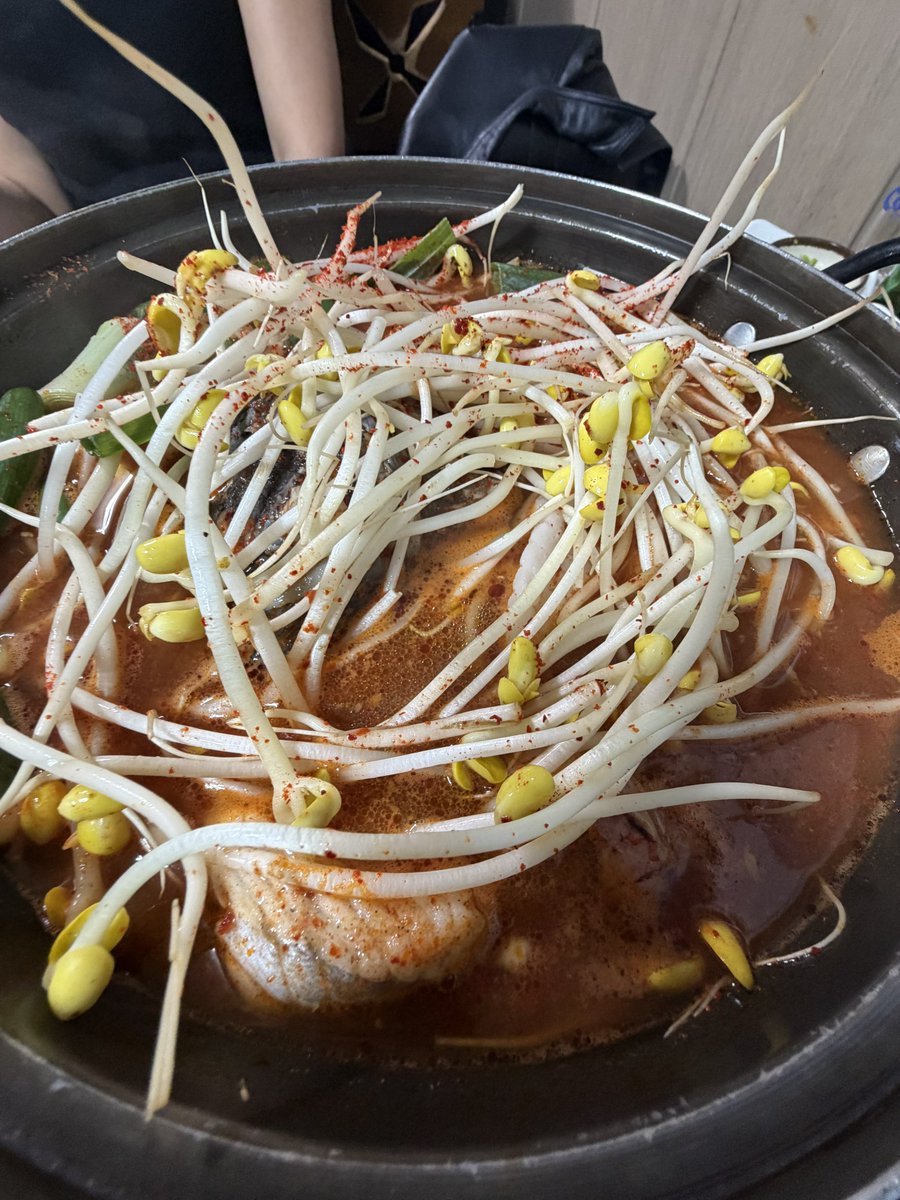 chuwooo6's tweet photo. 오늘은 마싯는 모둠회랑 매운탕머것져요 https://t.co/70UOE3sdrR