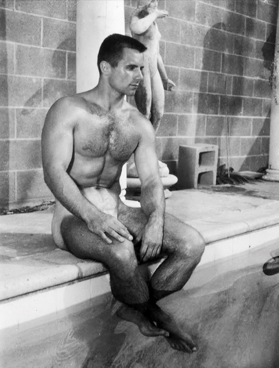 ThatOtherJJ's tweet photo. ᴠ ɪ ɴ ᴛ ᴀ ɢ ᴇ  ᴍ ᴏ ᴏ ᴅ

Richard Reagan was one of the men photographed by the Athletic Model Guild during the golden age of physique photography.

Reagan appeared in Physique Pictorial in August 1961, and he was remembered by fellow model Rick Alexander as one of the standout AMG era models, particularly for his rugged build and masculine features.

Beyond the photos, surprisingly little seems to have survived about Reagan himself. Like so many of Mizer’s models, his image became far better documented than his life. Today, photographs like this offer a glimpse into the men who helped define the visual culture of the early 1960s.