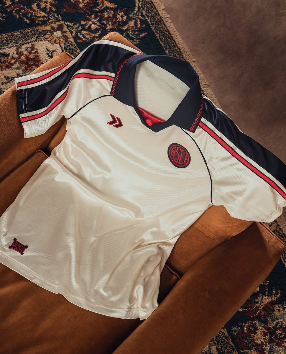 porquetendencia's tweet photo. "Atomik":
Porque presentó la nueva cuarta camiseta de San Lorenzo https://t.co/NIkutJgXpO