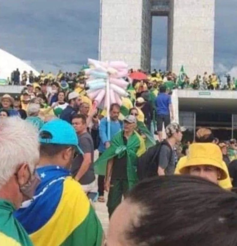 dranandaananias's tweet photo. SEM ANISTIA PARA OS VIOLADORES DE DIREITOS HUMANOS!

LIBERTEM BOLSONARO!
LIBERTEM OS PRESOS POLÍTICOS! 
LIBERTEM OS EXILADOS POLÍTICOS! https://t.co/suaBLguWt0