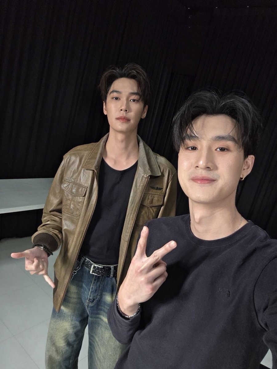 meepangg's tweet photo. สำเนาถูกต้อง น้องรินถูกเลี้ยงโดยหมวย ถ่ายรูปสองนิ้วตลอดไป555555555 https://t.co/hcpU5P7De2