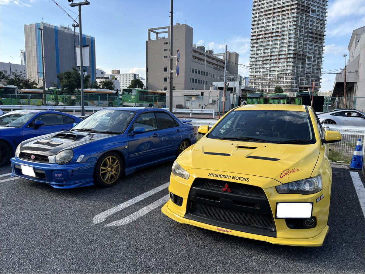 snowdolphin73's tweet photo. スバリストさんと📷💫
#lancerevolution
#cz4a
#mitsubishimotors
#subaru
#impreza
#brz https://t.co/UOzN6OizzL