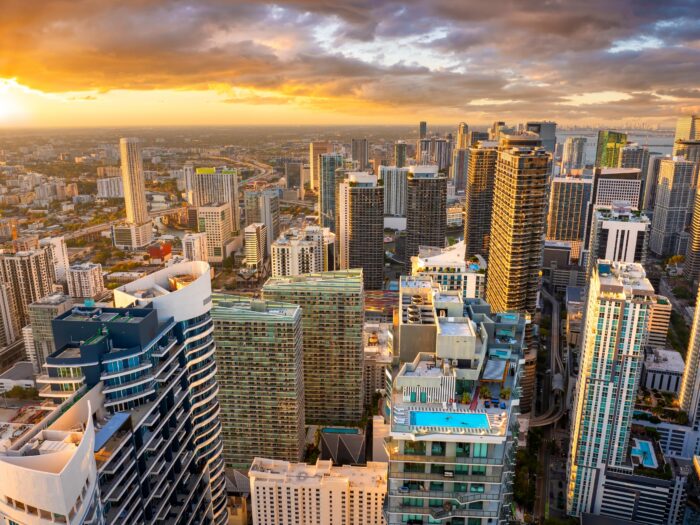 RiskInsurance's tweet photo. Property markets are becoming more competitive for real estate and hospitality, with expanding capacity giving buyers more room to negotiate. Casualty markets are telling a different story, with pricing and conditions varying significantly by region. https://t.co/pRWTbnyxdk https://t.co/OlpbDw50u2
