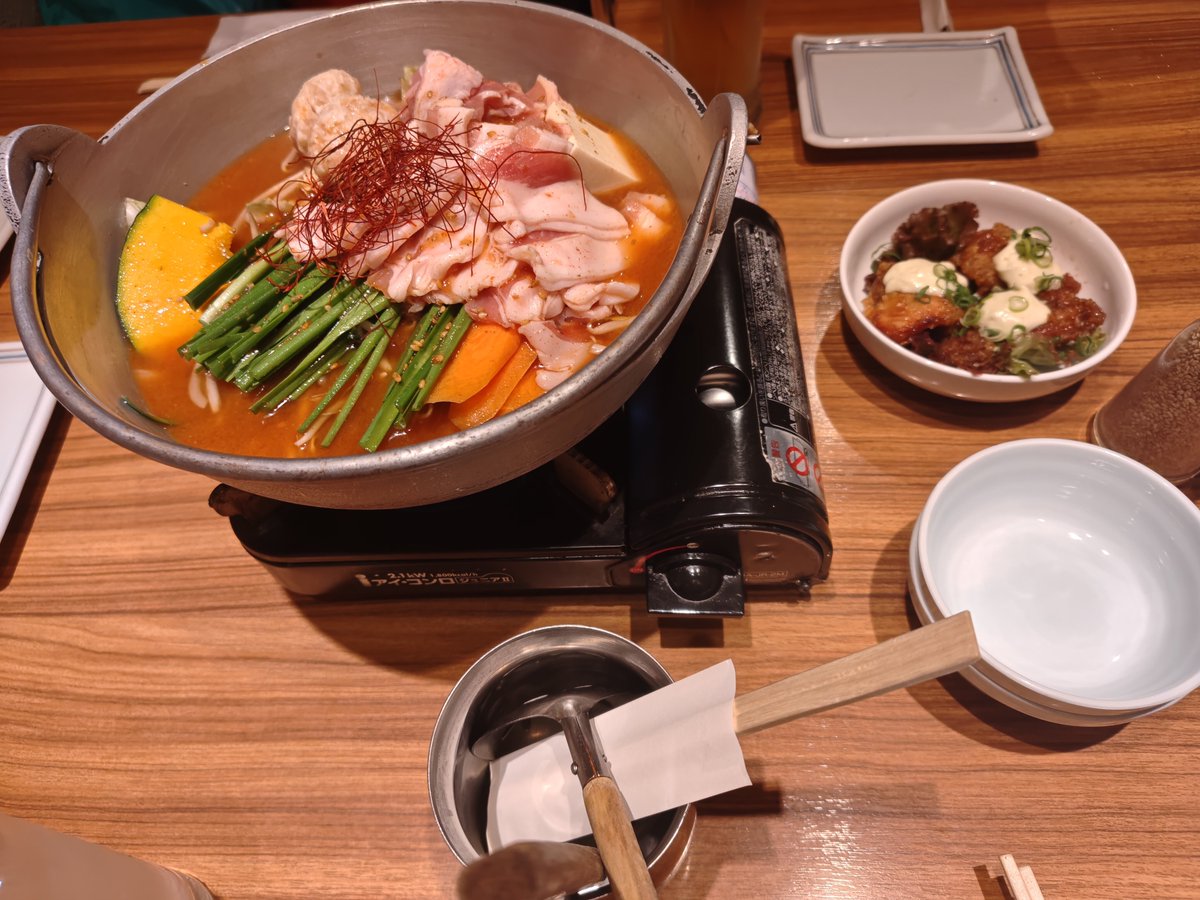 keyword_ID's tweet photo. 新卒の苦楽を共にしてたから
しゃべることいっぱいだw
(4時間ぶっ続け) https://t.co/1URksEGj6q