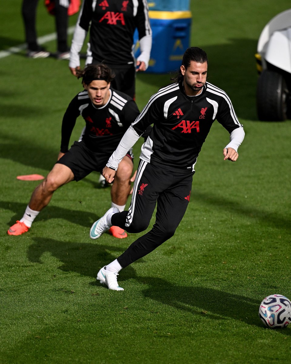 LFC's tweet photo. #LIVMCI preparations ✊🔴 https://t.co/Essk9VDRan