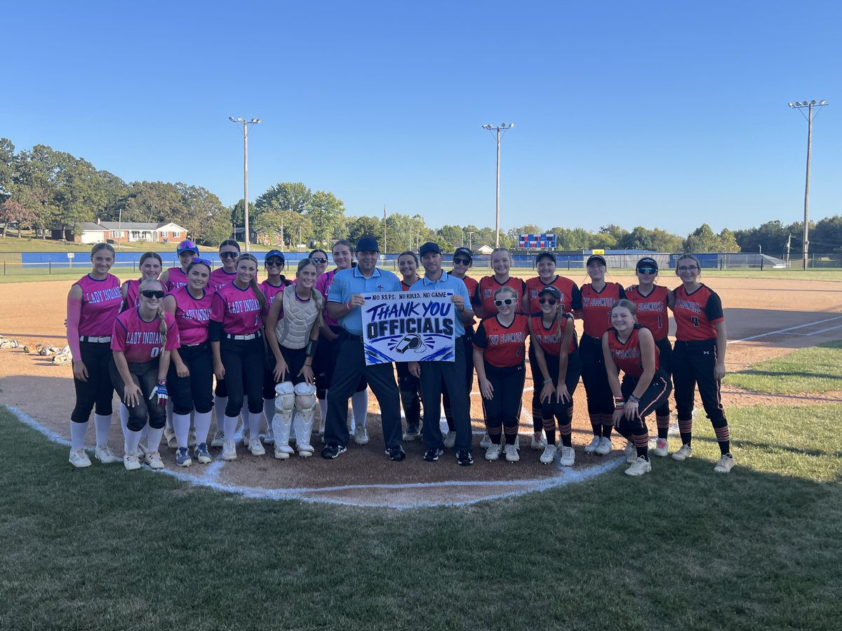 MSHSAAOrg's tweet photo. 🙌 Russellville High School brings the spirit of appreciation to their officials for this weeks softball matchups! 🥎 No Refs, No Rules, No Game! #MOmentum #MSHSAAccomplished #OfficialsAppreciation @R_VilleStudents https://t.co/2eF4dYihWP