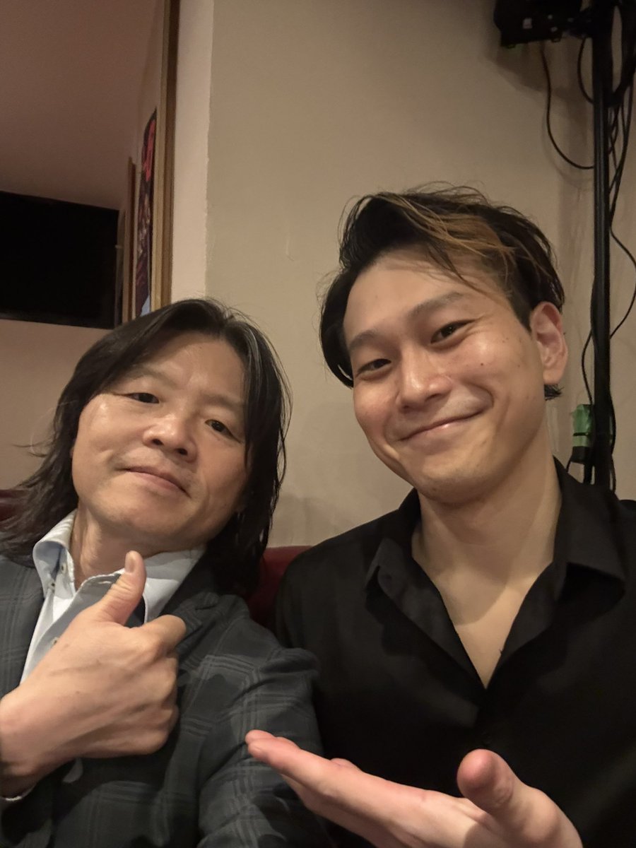 xapy_ya's tweet photo. 元気のギターはクラセンで見て以来なので約2年ぶりかな。SHOJIMARU の前で会ったけどあの時はライブ見てないし。後半3曲の参加だったけどよく盛り上げていたと思う。 https://t.co/QtKugn5k9Y