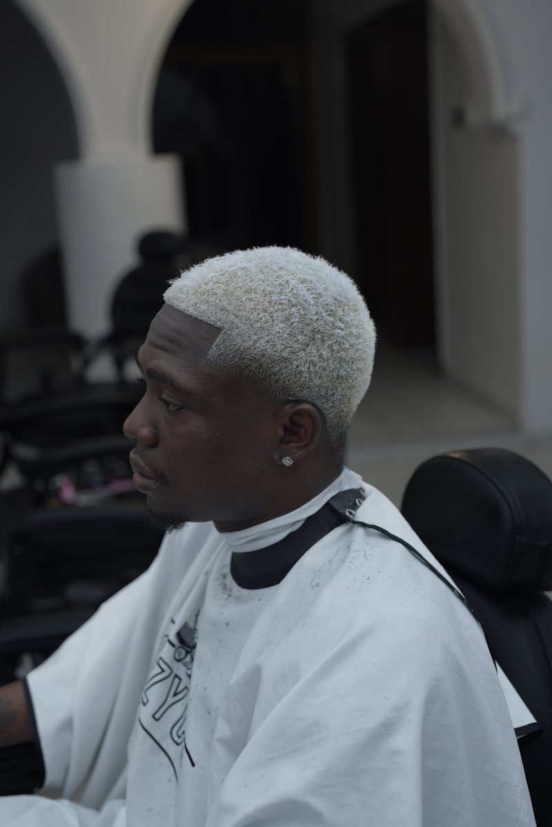 Topzycut's tweet photo. Grey haired Shank https://t.co/ncSINpRl3O