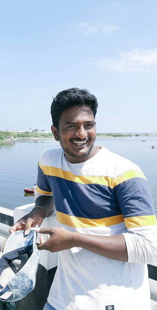 ChalapathiYsj's tweet photo. ఇందుకు కదా టీడీపీ ని ఫేక్ ఫ్యాక్ట‌రీ పార్టీ అనేది....

మిమ్మల్ని ప‌చ్చ ఉగ్ర‌వాదులు అనేది కూడా ఇందుకే.

జూ.ఎన్టీఆర్ అస‌భ్య‌క‌ర ఏఐ వీడియోలపై కంప్ల‌యింట్ చేసిన వారి ఫొటోలు ఎడిట్ చేసి @SDM_official1 అనే ఫేక్ అకౌంట్‌తో ట్వీట్ చేసిన క‌నిగిరికి చెందిన‌ టీడీపీ కార్య‌క‌ర్త‌ శ్రీ‌నివాసులు రెడ్డి.

ఆ నేరాన్ని వైయ‌స్సార్ సీపీపైకి నెట్టేందుకు ఫేక్ ఎడిటింగ్‌లు చేసి దొరికిపోయిన టీడీపీ కార్య‌క‌ర్త‌.

IPS  స‌జ్జ‌నార్ గారి ట్వీట్‌తో టీడీపీ ఫేక్ ఫ్యాక్ట‌రీ భాగోతం మ‌రోసారి బ‌ట్ట‌బ‌య‌లు.

మీ ఫొటోనే ఎడిట్ చేసిన టీడీపీ కార్య‌క‌ర్త‌పై చ‌ర్య‌లు తీసుకోగ‌ల‌రా లేదా???
@SajjanarVC_IPS @SajjanarOffice
