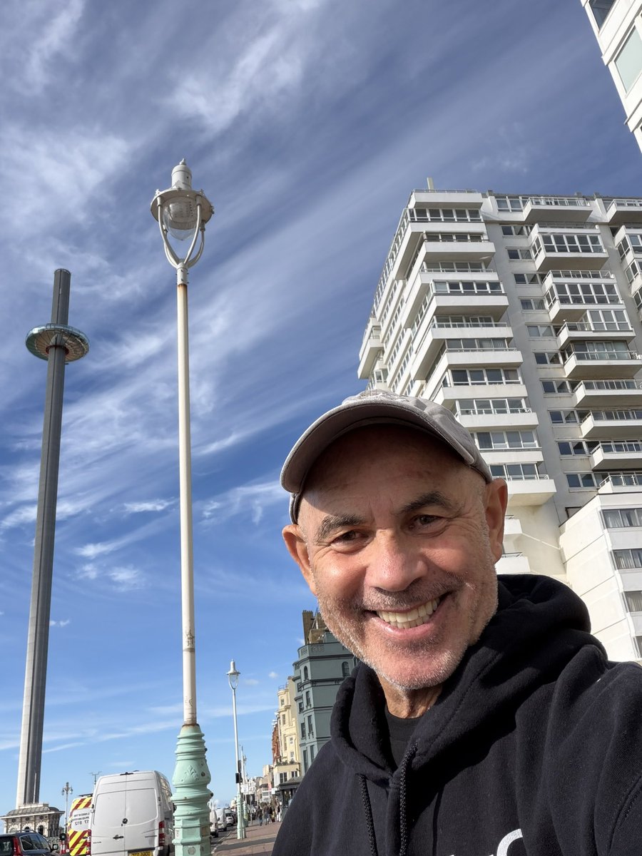 simmonet's tweet photo. @RemcoTensen @OmiSido @gramm_football @aibloodmoon @MalharBarai @DavidAmerland @MontseCano @AndyBeard @GrowMap @essentialskill @moniscope @eYordanov @bhartzer @googleadviseur @cyberandy @searchrook @blueglass @dawnieando @marc_laclear @RicRodriguez_UK @seoconspiracy @JeffGapinski @Ronaldosbornebc @zigojacko @kristileilani @JarnoVanDriel @Netanel @darth_na @robinlmay @JohnMu @terryvanhorne @SEOJoBlogs @rustybrick @micahfk @IAmJoseNieves @chippy @JudithLewis @jennyhalasz @dergal @searchmartin @MalteLandwehr @JonDMyers @AntonShulkeNT @smx @Waikay_X @DigitalSummits @Ryanair @brightonseo Never let the British way define you 😁 https://t.co/FjqwarZZdf