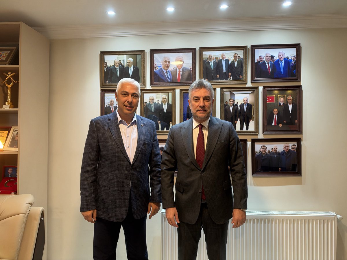 BarisOzerol's tweet photo. İçişleri Bakanlığı Müşaviri ve İstanbul İl Sivil Toplumla İlişkiler Müdürü Sayın İlhan Ocaklı’yı ofisimizde ağırladık.

Nazik ziyaretleri ve kıymetli sohbetleri için kendilerine teşekkür ediyor, çalışmalarında başarılar diliyorum.

@ilhanocaklisile https://t.co/syVHRpfQaW