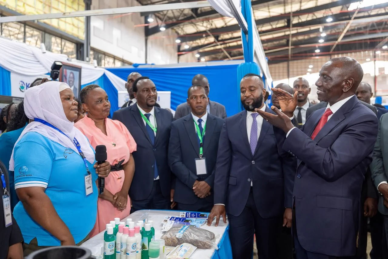 Ruto Publicly Rebukes Sakaja for Mumbling at Agriculture ...