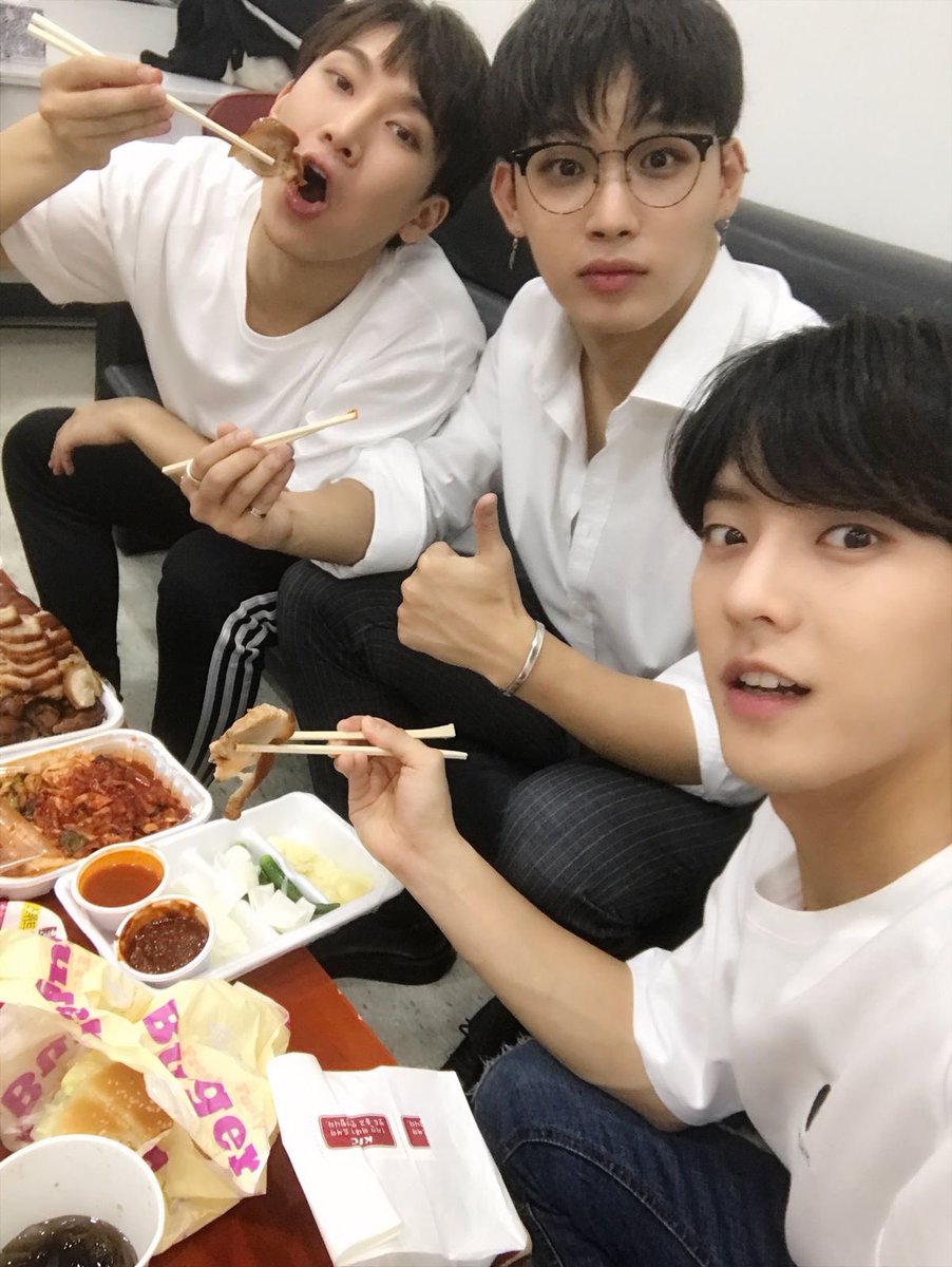qwcjkk's tweet photo. 내 아기들 너무 보고싶네 https://t.co/fFyybIYG3T